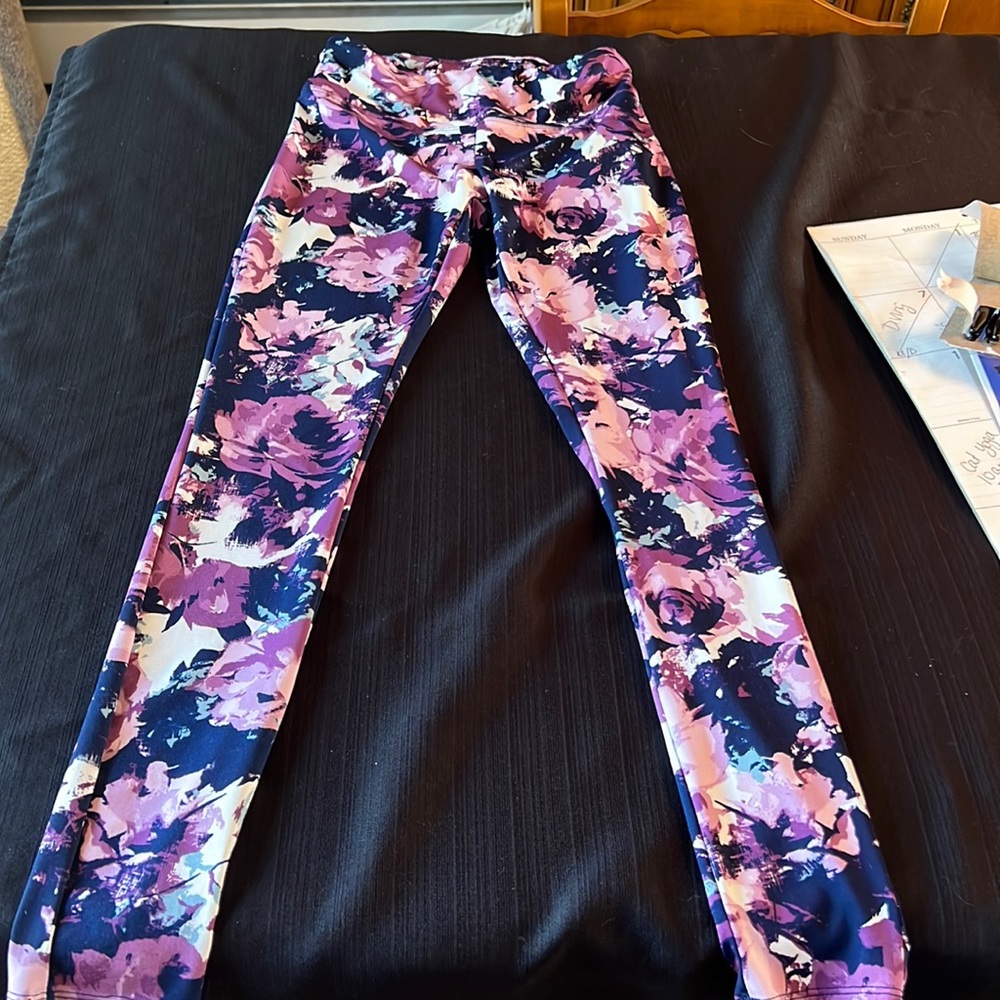 Unknown brand floral pattern leggings